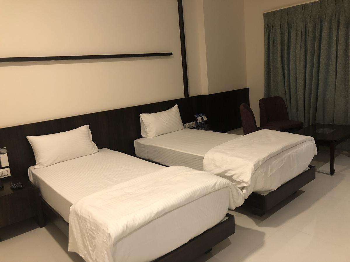 Kyriad Hotel Vijayapura By Othpl Bijāpur المظهر الخارجي الصورة