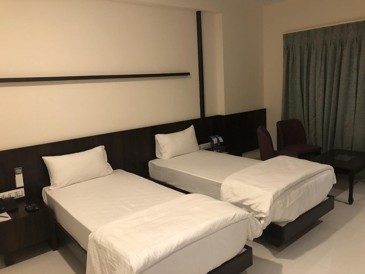 Kyriad Hotel Vijayapura By Othpl Bijāpur المظهر الخارجي الصورة